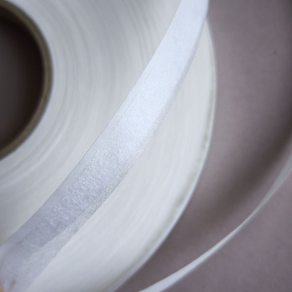 Лента флизелиновая (на бумаге) ZG 703 T10 L100 белый 1см